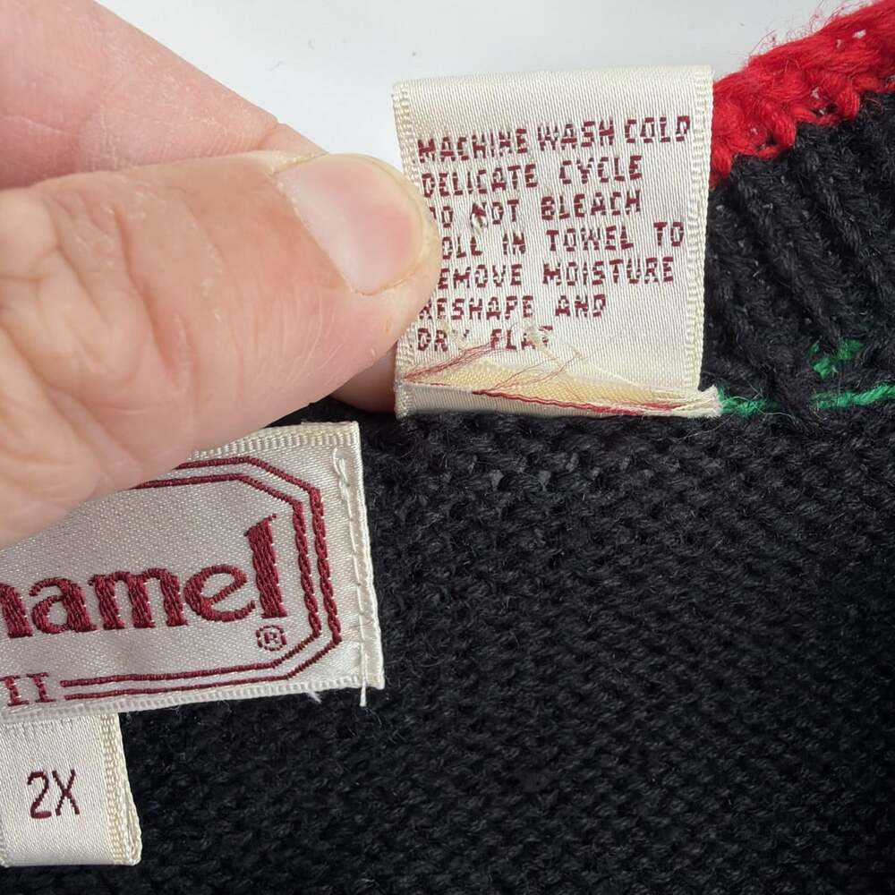 Bechamel Womens Sweater Vest Sz 2XL Christmas Holly Appliqué Black Button Up - Picture 6 of 9